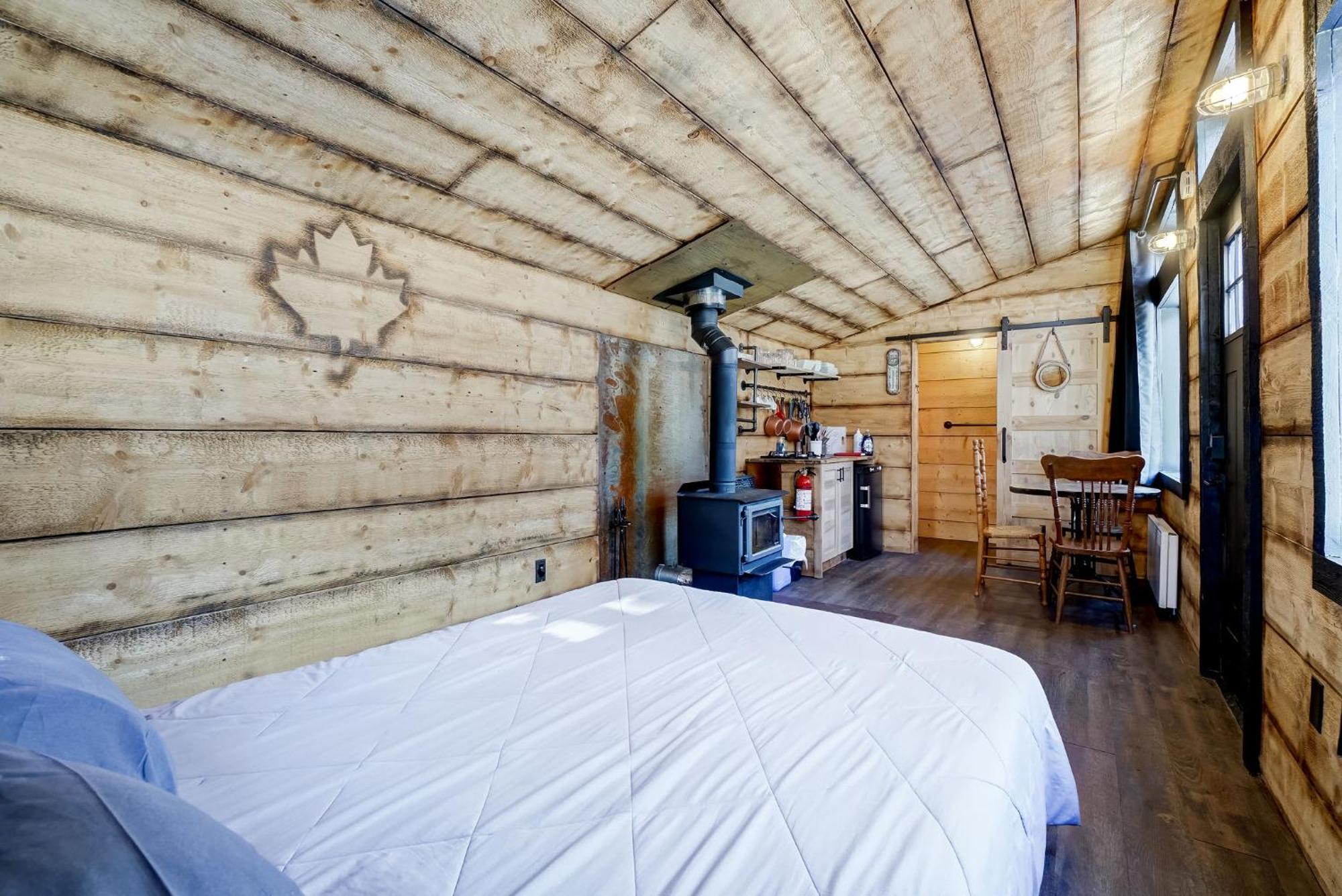 Your Cozy Cabin Retreat Saint-Remi-d'Amherst Esterno foto