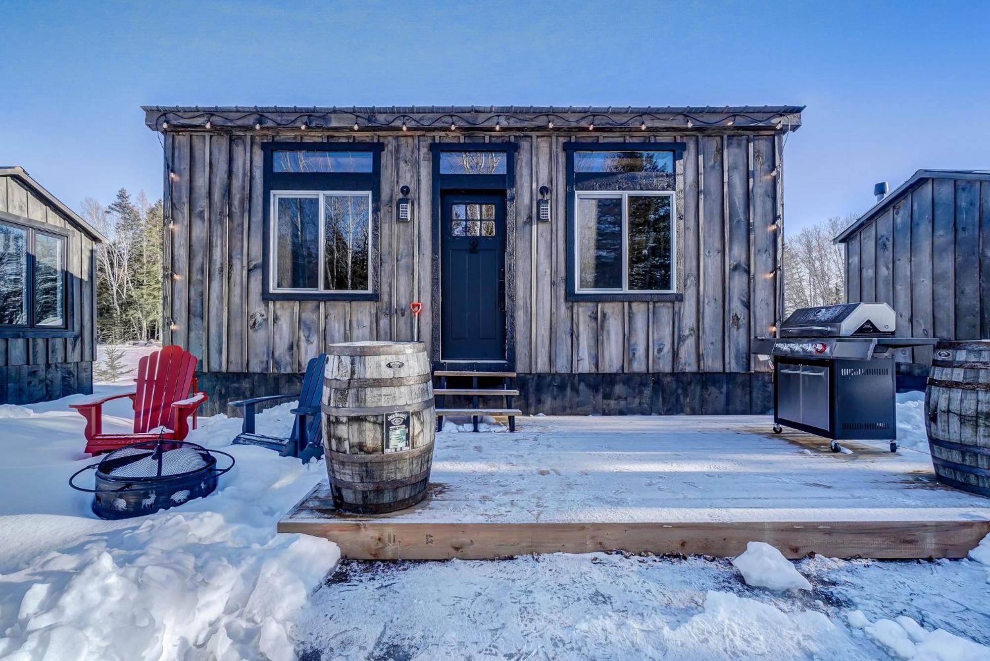 Your Cozy Cabin Retreat Saint-Remi-d'Amherst Esterno foto
