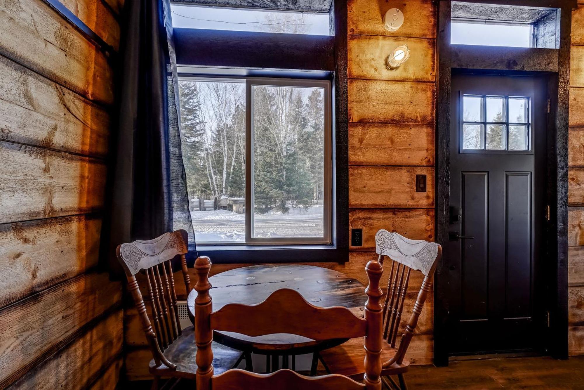 Your Cozy Cabin Retreat Saint-Remi-d'Amherst Esterno foto