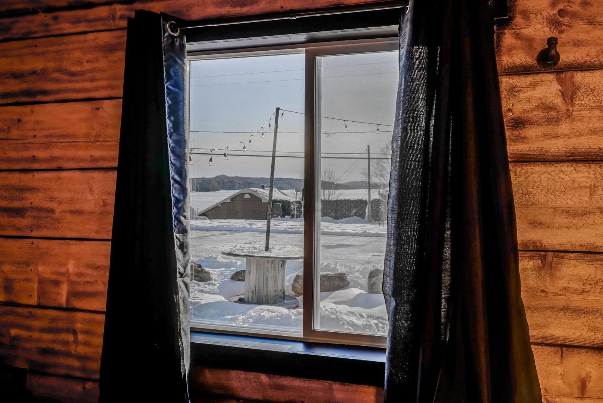 Your Cozy Cabin Retreat Saint-Remi-d'Amherst Esterno foto