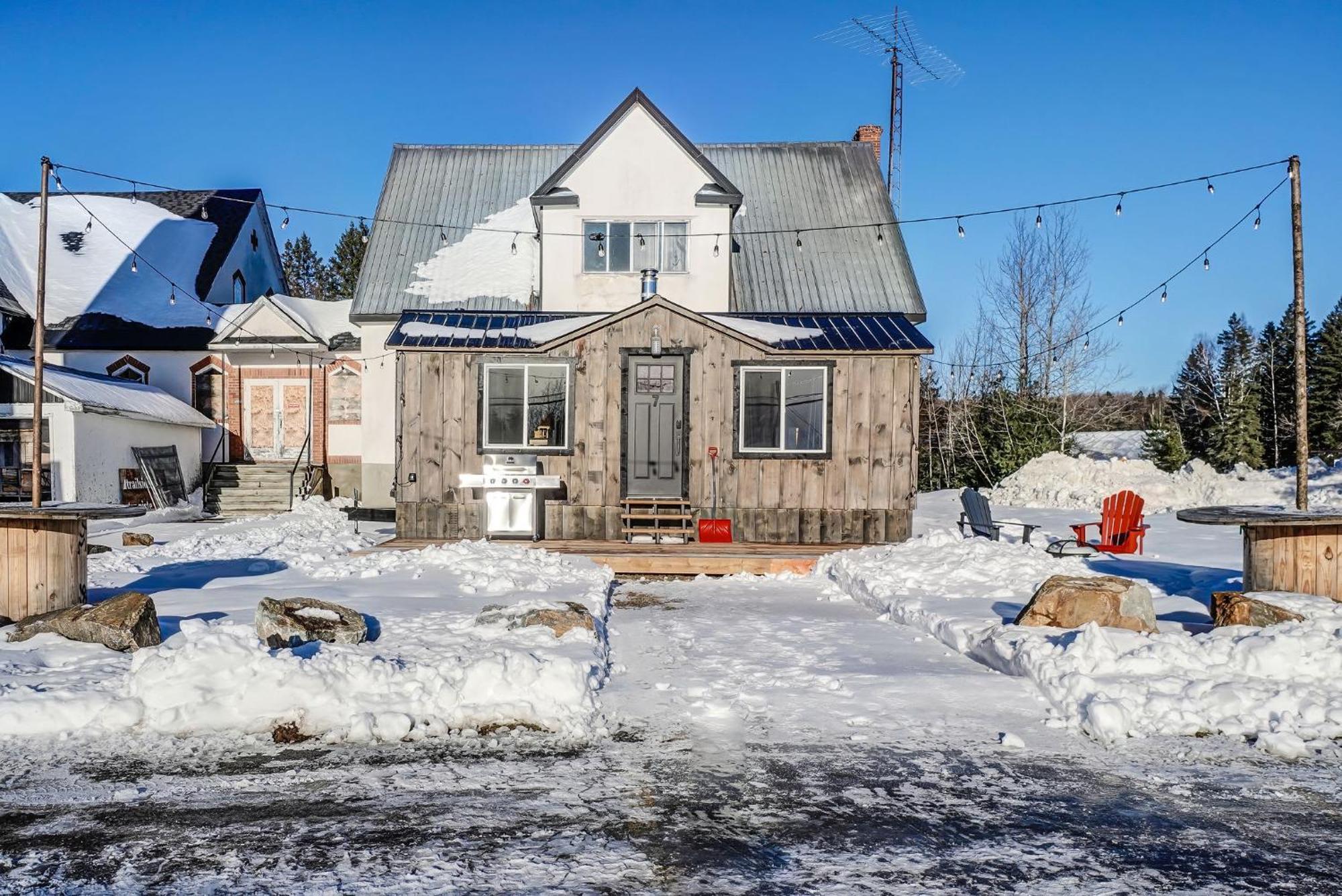 Your Cozy Cabin Retreat Saint-Remi-d'Amherst Esterno foto