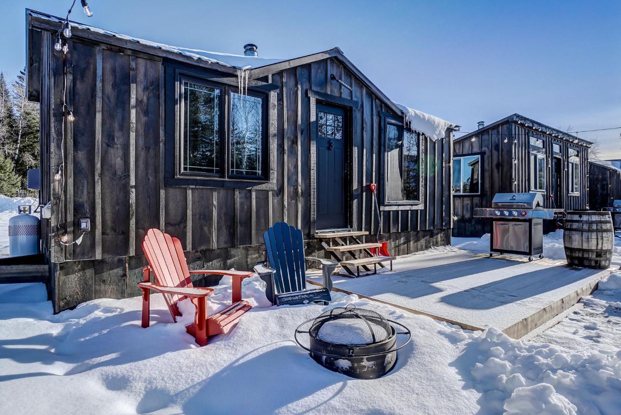 Your Cozy Cabin Retreat Saint-Remi-d'Amherst Esterno foto