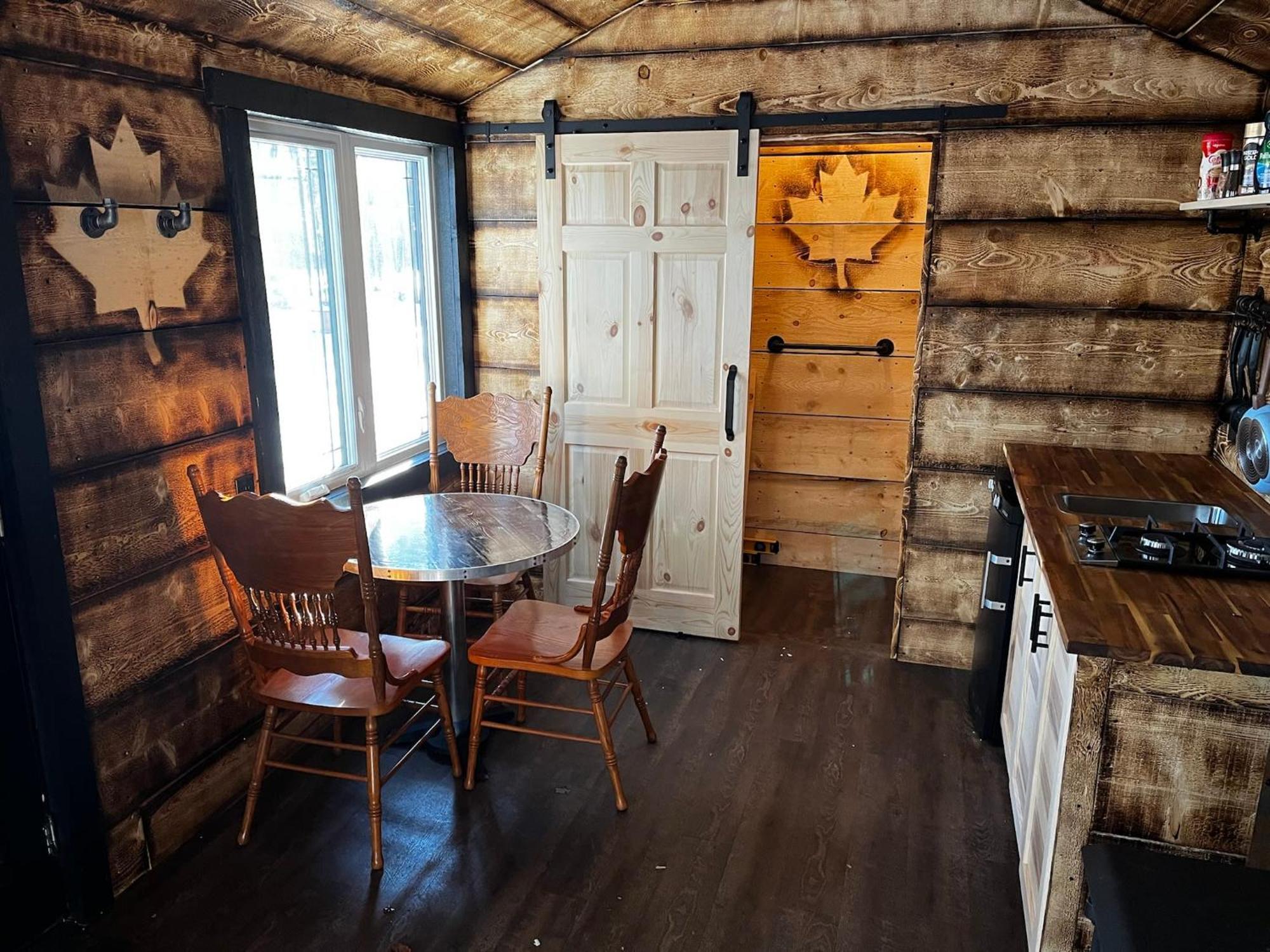 Your Cozy Cabin Retreat Saint-Remi-d'Amherst Esterno foto
