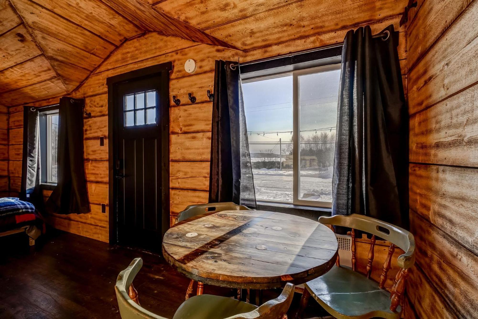 Your Cozy Cabin Retreat Saint-Remi-d'Amherst Esterno foto