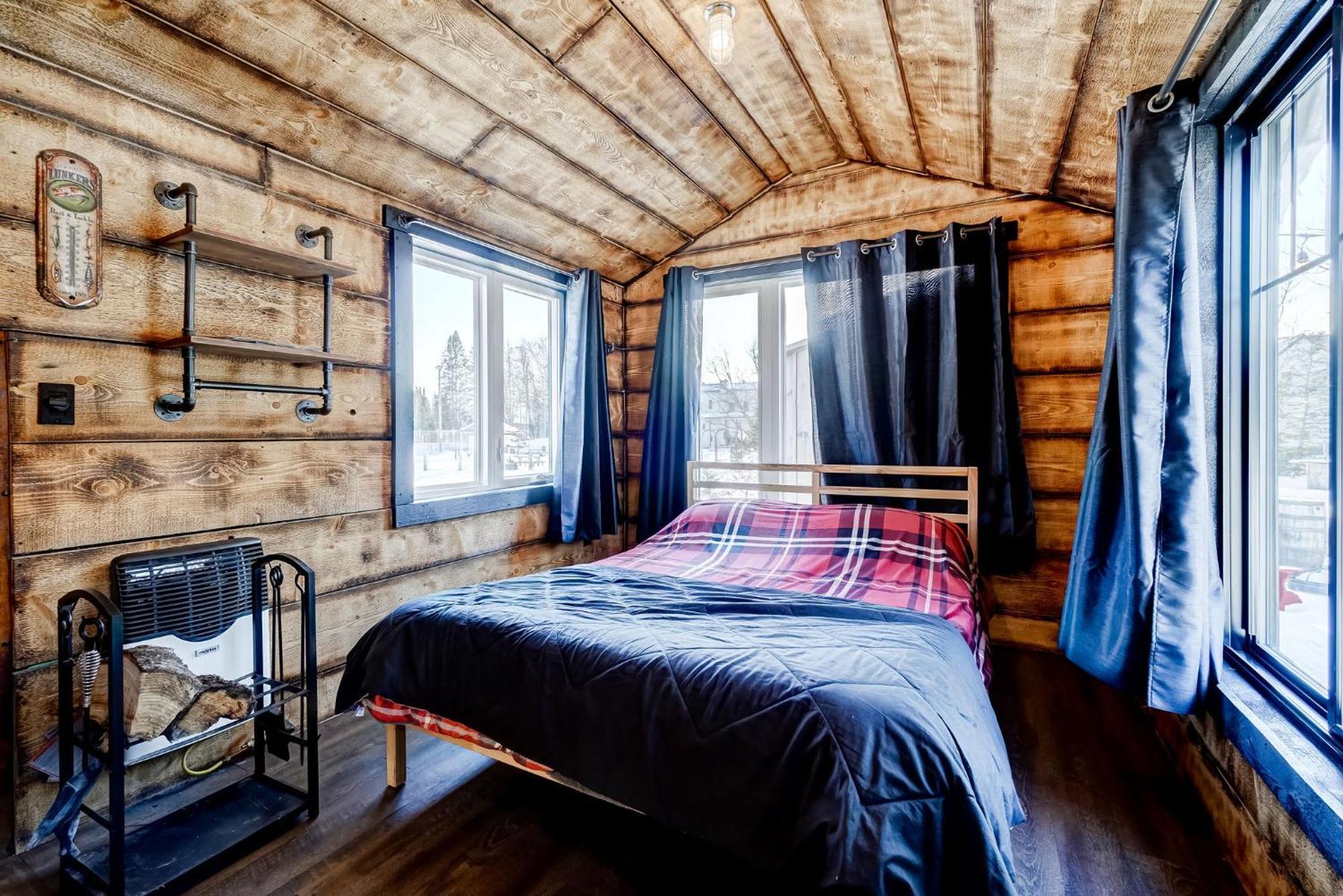 Your Cozy Cabin Retreat Saint-Remi-d'Amherst Esterno foto
