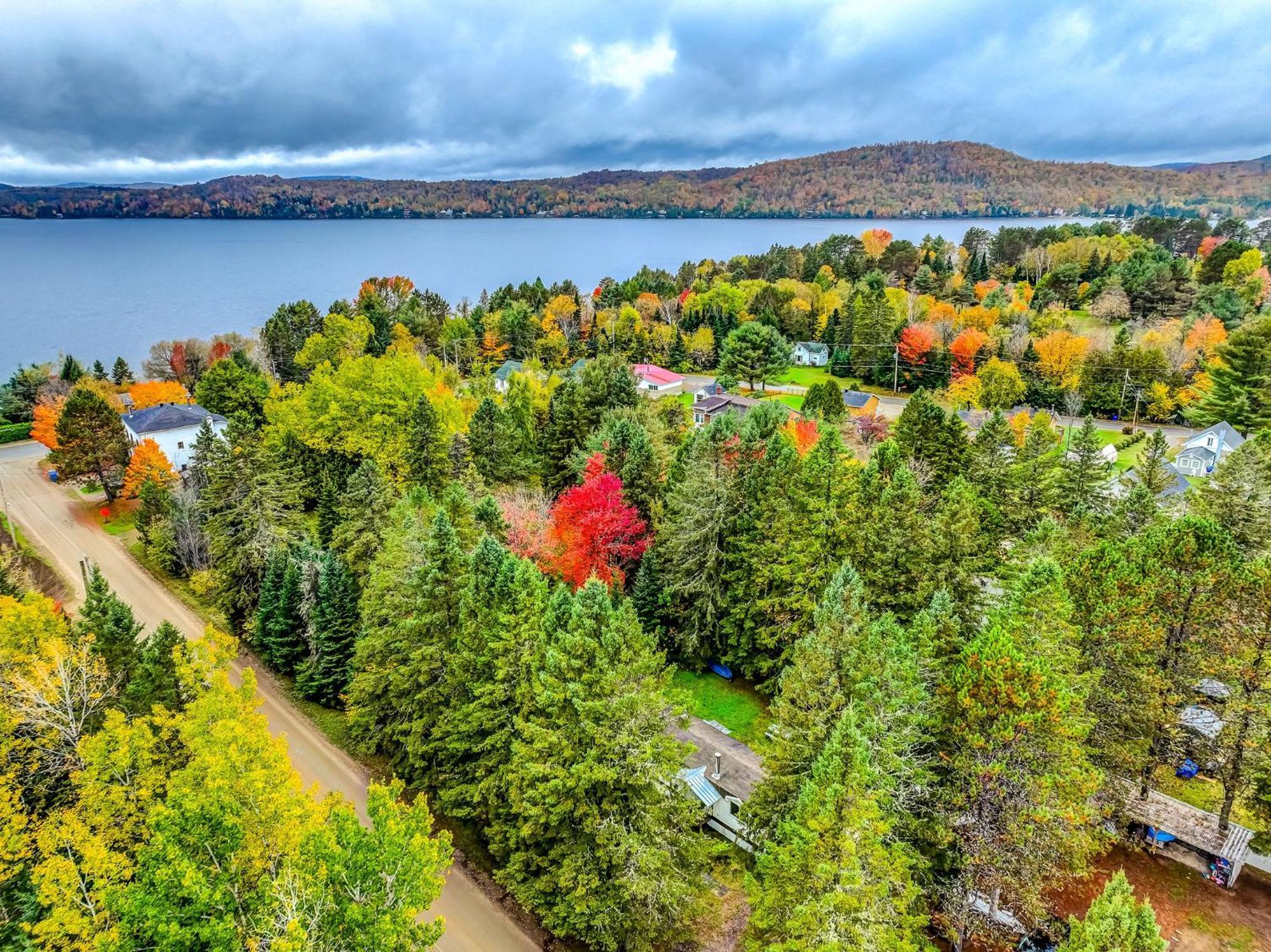 Your Cozy Cabin Retreat Saint-Remi-d'Amherst Esterno foto