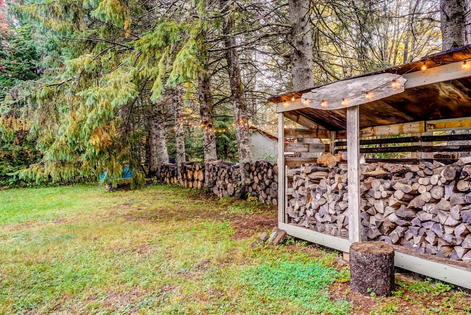 Your Cozy Cabin Retreat Saint-Remi-d'Amherst Esterno foto